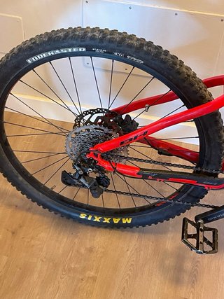 Bicicleta Eléctrica BH Roja