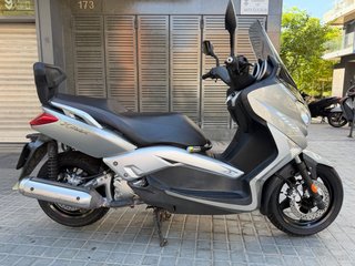 Yamaha X-Max 250