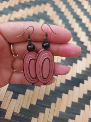 Pendientes largos rosas .