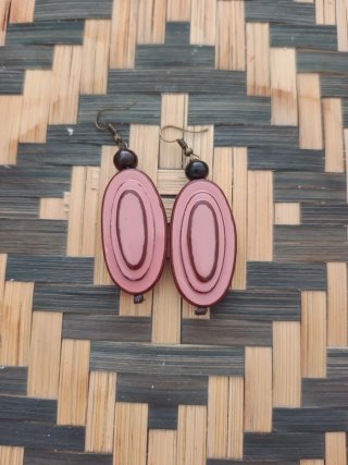 Pendientes largos rosas .