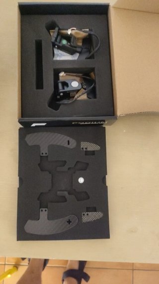 Base Fanatec ClubSport DD 15Nm + Volante F 2.5x.