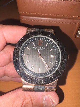 Reloj Bvlgari Negro y Dorado