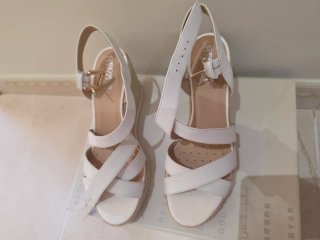 Sandalias Geox blancas