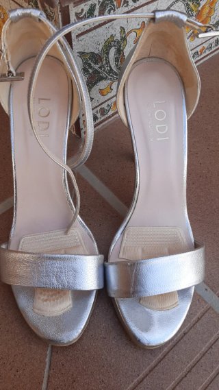 Sandalias de tacón plateadas