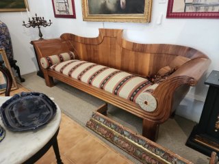 Sofá Antiguo de Madera