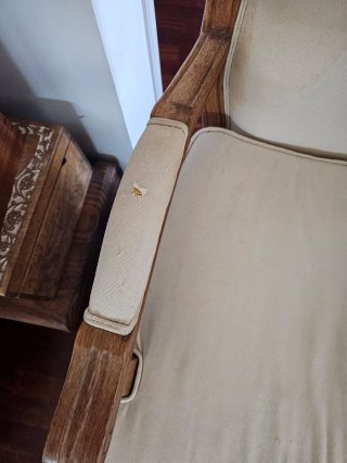 Sillón antiguo tela y madera
