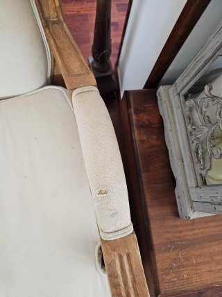 Sillón antiguo tela y madera