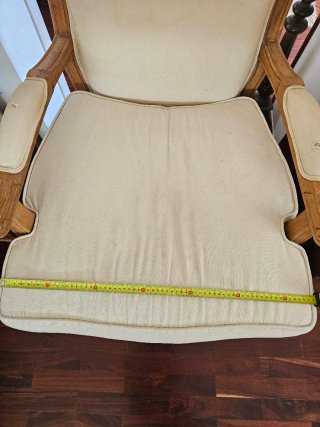 Sillón antiguo tela y madera