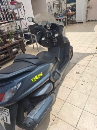 Yamaha Majesty 400cc Maxi Scooter