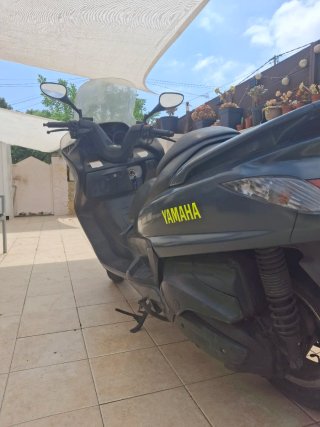 Yamaha Majesty 400cc Maxi Scooter