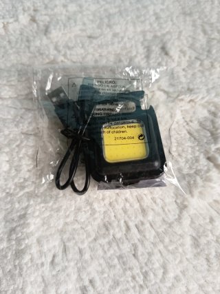 Linterna LED con imán y cable USB