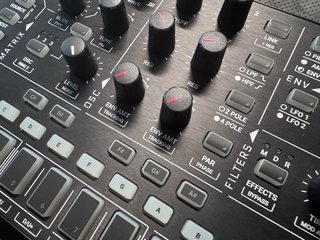 Sintetizador IK Multimedia Uno Synth Pro X
