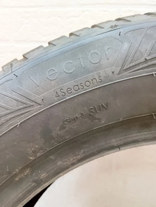 Neumático Goodyear 215/60 R17 100V Vector 4Seasons