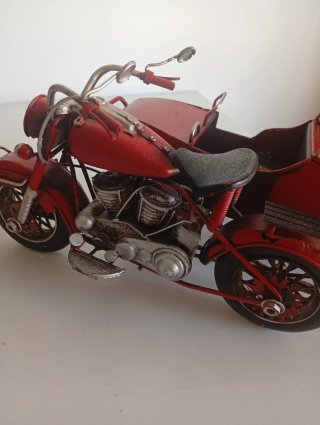 Moto con sidecar hojalata roja