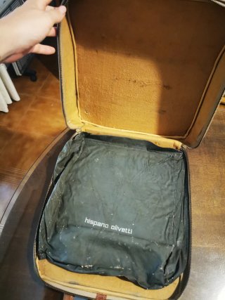 Máquina de escribir Olivetti Pluma 22