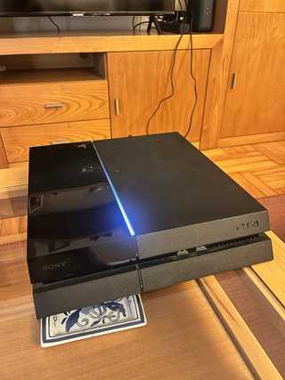 PlayStation 4 (PS4) 1TB + dos mandos NUEVOS