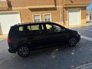Volkswagen Touran 2011