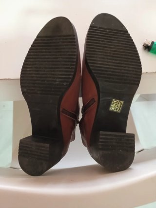 Botines Marrones con Tachuelas
