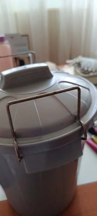 Cubo de basura / almacenaje 7L con tapa