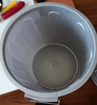 Cubo de basura / almacenaje 7L con tapa