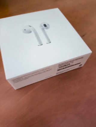 Apple AirPods 2 con estuche de carga