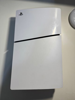 CONSOLA PLAYSTATION 5 1TB CON LECTOR