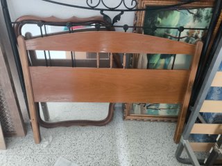 Cabecero de madera y metal