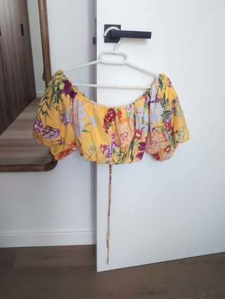 Top corto floral