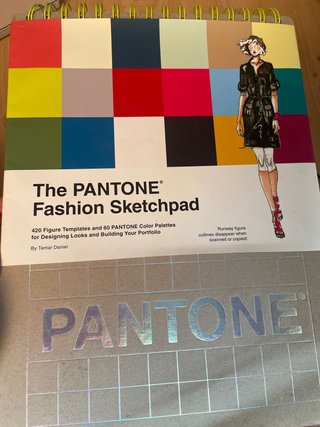 The PANTONE Fashion Sketchpad 420 Figure Templa...