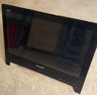 Ordenador y pantalla Lenovo Todo en Uno