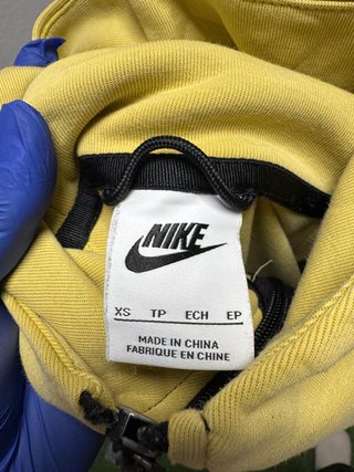 Chaqueta Nike tech Amarilla con Capucha