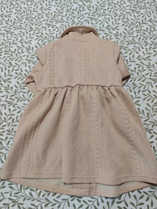 Vestido niña beige con volantes