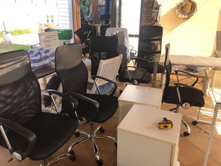 Set di Sedie e Tavoli da Ufficio