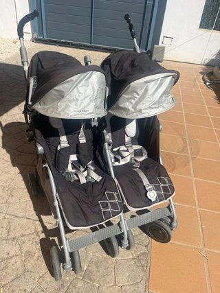 Carrito Gemelar Maclaren Negro y Gris