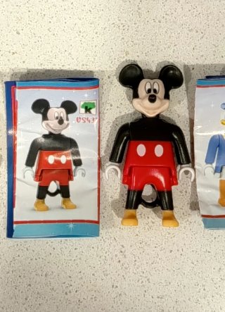 CAMBIO Figuras Playmobil Disney Kinder Sopresa
