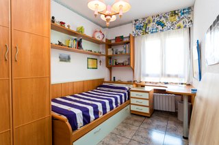 Dormitorio juvenil completo con armario y escritor