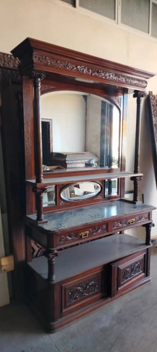 Mueble de Salón Estilo Victoriano