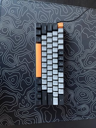 Teclado Mecánico 60% Negro y Naranja