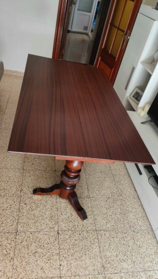 Mesa de comedor clásica extensible