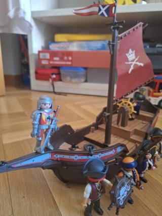 Barco Pirata Playmobil con Figuras