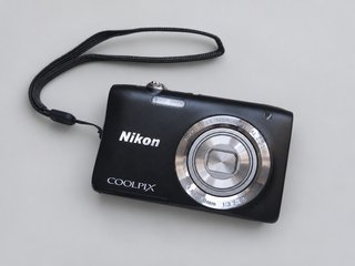 Nikon Coolpix S2900 cámara compacta + funda
