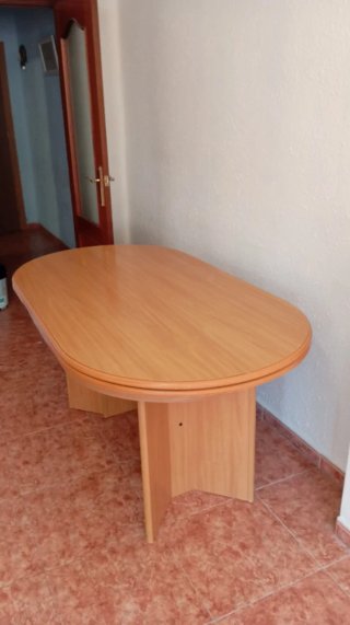 Mesa de Comedor de Madera