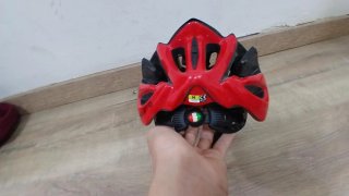 Casco de ciclismo KASK negro y rojo
