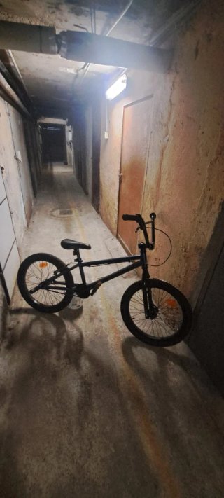 Bicicletta BMX blu