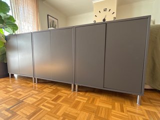 Mueble EKET IKEA Gris con Patas