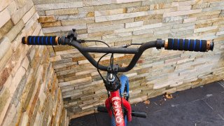 Bici BMX 20 Roja Ruedas Azules