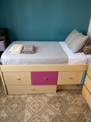 Cama juvenil con cajones