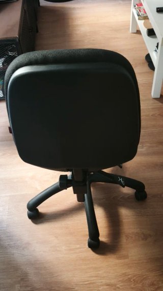 Silla de oficina ergonómica ajustable