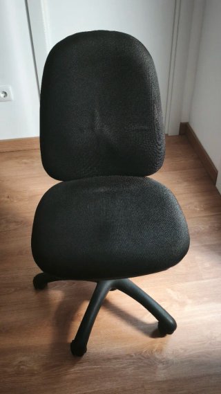 Silla de oficina ergonómica ajustable
