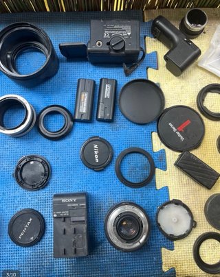 Lote de accesorios y material de fotografía